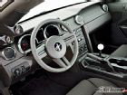 0904phr_06_z+2008_ford_mustang+steering_wheel